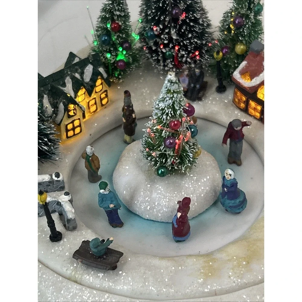 Mr. Christmas Jumbo Ornament White Village Skaters Animated Music 2007 Read